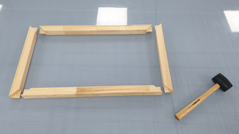 picture of canvas stretcher bars on table